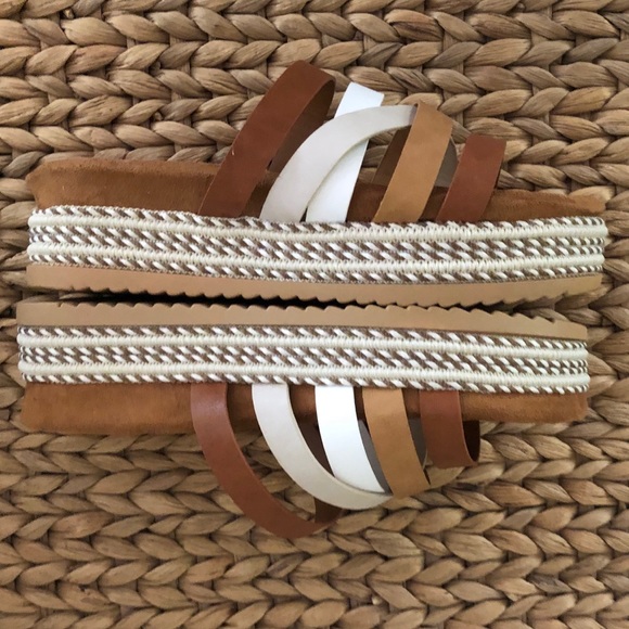 LAST! Cute! Multi Color Flatform Sandals Shoes - Picture 2 of 5